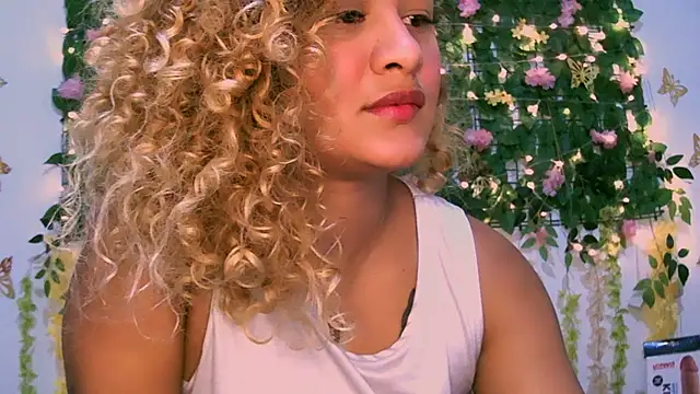 Crysrus online show from 5, 3, 2025