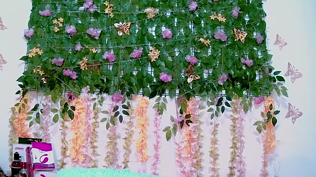 Crysrus online show from 6, 3, 2026