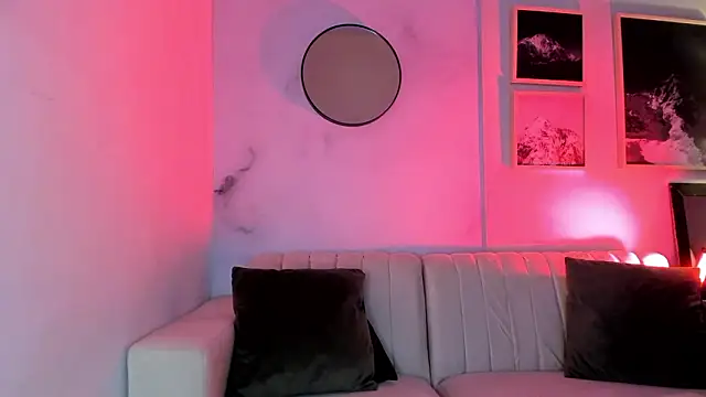 Snapshot of lara_madisson chatting on 4, 2, 2026 lara madisson online show from 4, 2, 2026