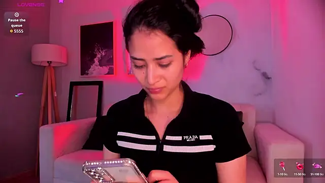 lara madisson online show from 12, 11, 2025