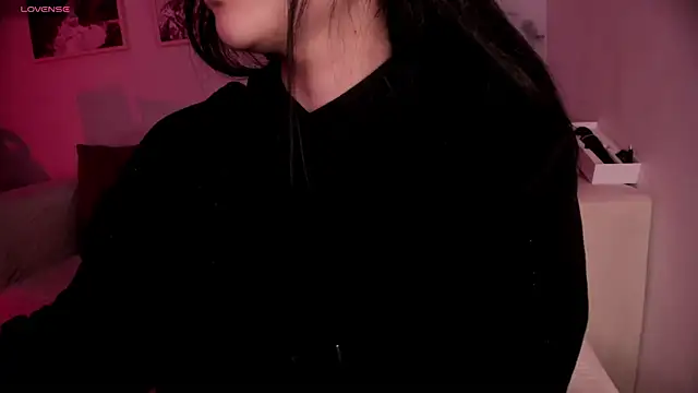 lara madisson online show from 3, 10, 2025