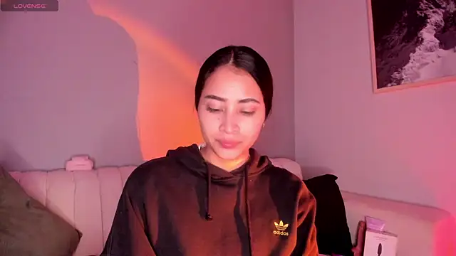 lara madisson online show from 3, 5, 2026