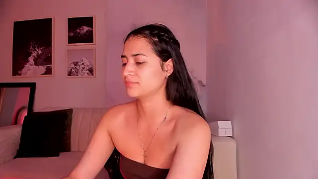 Snapshot of lara_madisson chatting on 19, 2, 2026 lara madisson online show from 19, 2, 2026