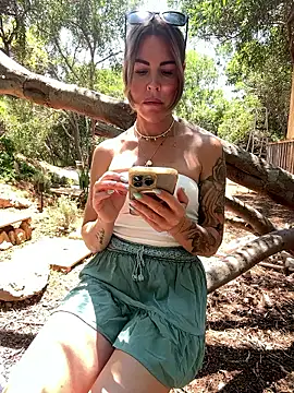 Lara Bergmann online show from 6, 5, 2026
