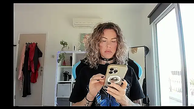 Lara Bergmann online show from 20, 2, 2026