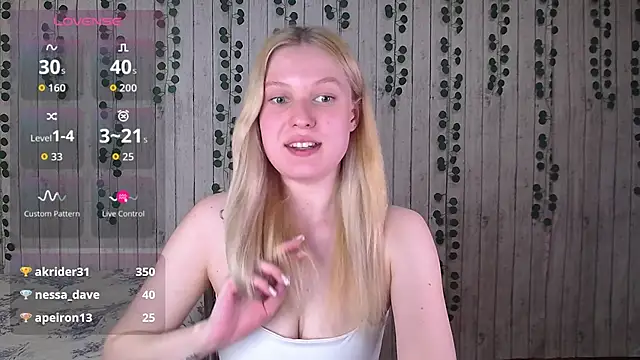 EmiliaDuchess online show from 22, 11, 2025