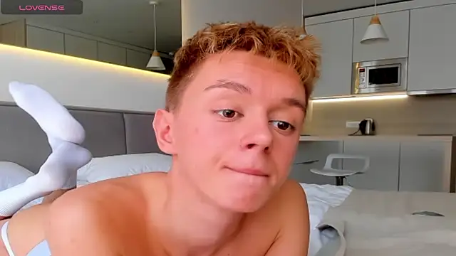 agelandreww online show from 10, 3, 2025