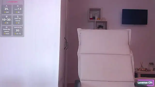 Snapshot of AdeleLovely chatting on 13, 10, 2025 AdeleLovely online show from 13, 10, 2025