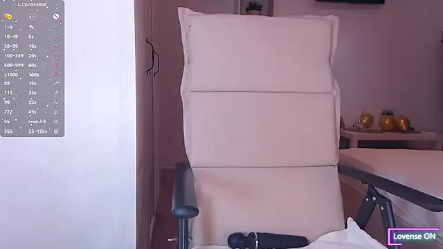 Snapshot of AdeleLovely chatting on 11, 9, 2025 AdeleLovely online show from 11, 9, 2025