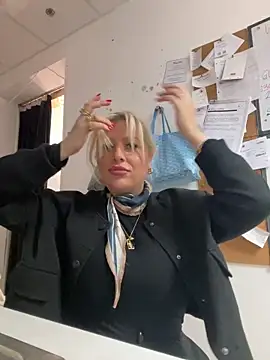 Arabellalee23 online show from 15, 3, 2025