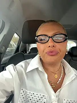 Arabellalee23 online show from 4, 10, 2025