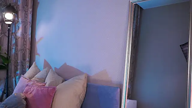 AnnLevine online show from 19, 12, 2025