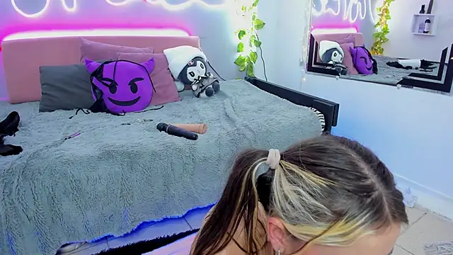 YouliteSllut2 online show from 28, 12, 2024