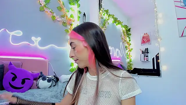 YouliteSllut2 online show from 12, 1, 2025