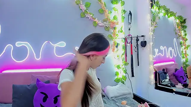 YouliteSllut2 online show from 11, 1, 2025