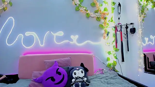 YouliteSllut2 online show from 16, 1, 2025