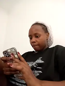 Snapshot of Miss_Amani chatting on 2, 4, 2026 Miss Amani online show from 2, 4, 2026