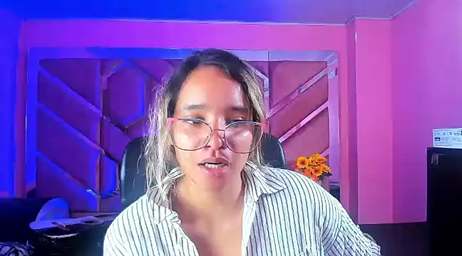 Snapshot of Olivia_Fox69 chatting on 18, 3, 2025 Olivia Fox69 online show from 18, 3, 2025