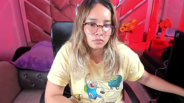 Snapshot of Olivia_Fox69 chatting on 20, 9, 2025 Olivia Fox69 online show from 20, 9, 2025