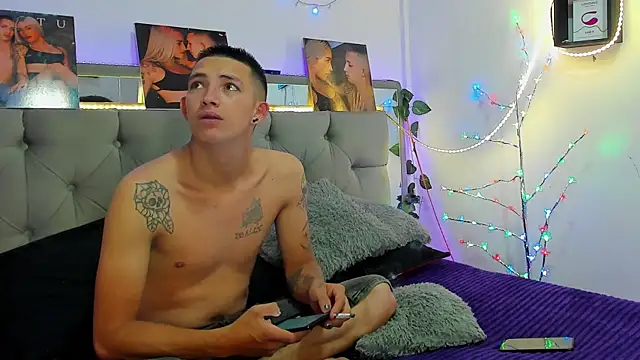 parejacaliente20154 online show from 10, 9, 2025