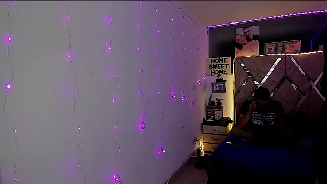 parejacaliente20154 online show from 16, 2, 2026