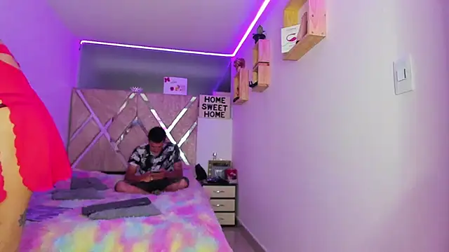 parejacaliente20154 online show from 26, 3, 2026