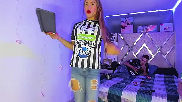 parejacaliente20154 online show from 28, 2, 2026