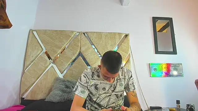 parejacaliente20154 online show from 8, 11, 2025