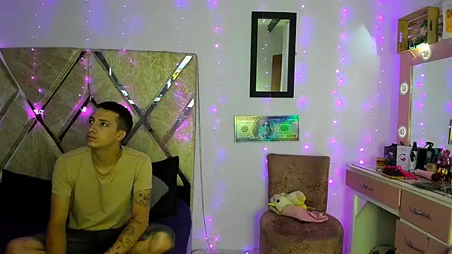 parejacaliente20154 online show from 1, 12, 2025