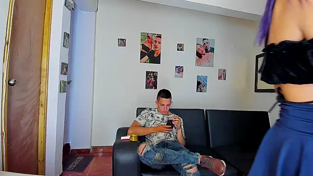 parejacaliente20154 online show from 11, 9, 2025