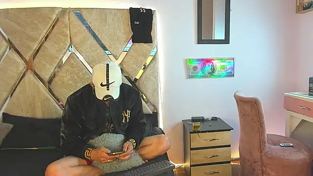 parejacaliente20154 online show from 12, 11, 2025