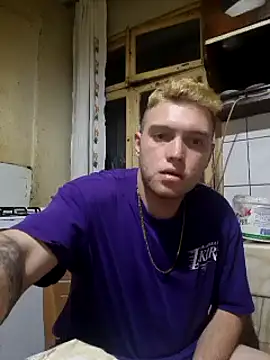 Snapshot of Franso13 chatting on 28, 2, 2025 Franso13 online show from 28, 2, 2025