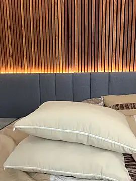 EmiilyAdams  online show from 15, 12, 2025