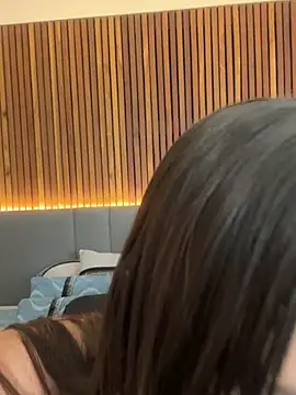 EmiilyAdams  online show from 19, 3, 2025