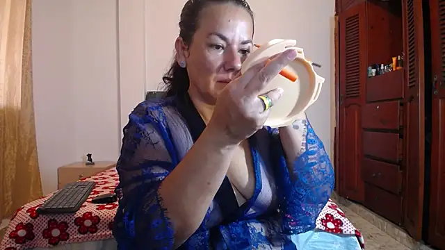 sofiamature01 online show from 5, 10, 2025