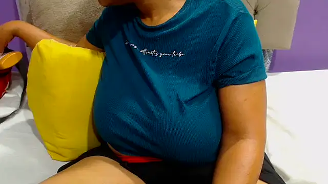 YELLOWBUSTYMELLONS online show from 8, 11, 2025