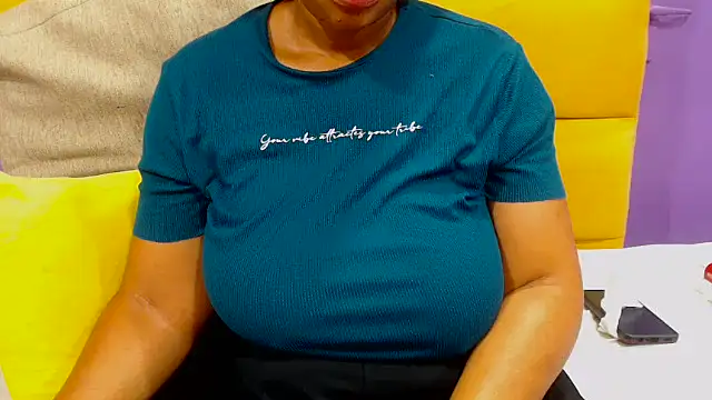 YELLOWBUSTYMELLONS online show from 31, 10, 2025