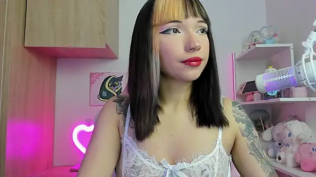 Snapshot of Artic_love chatting on 22, 11, 2025 Artic love online show from 22, 11, 2025