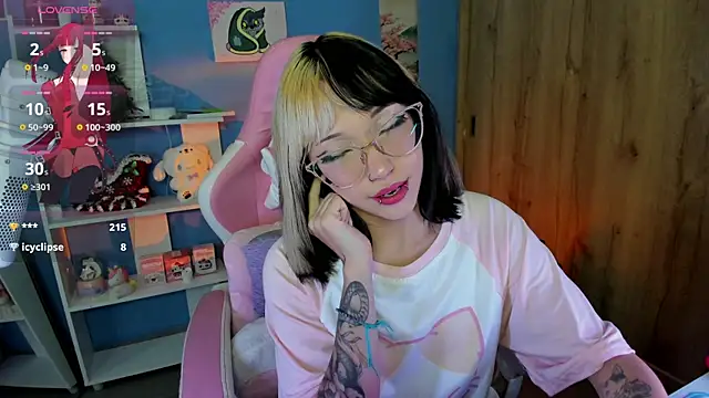 Snapshot of Artic_love chatting on 13, 3, 2025 Artic love online show from 13, 3, 2025