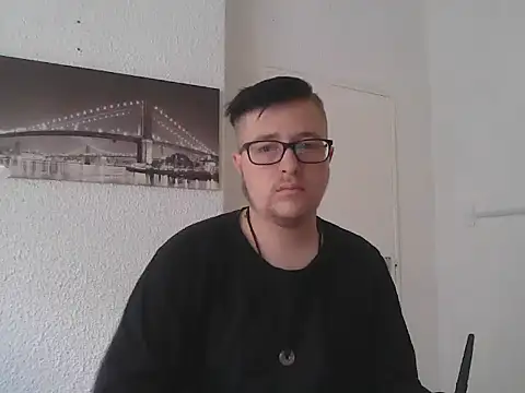 bisexualboy05 online show from 9, 4, 2026