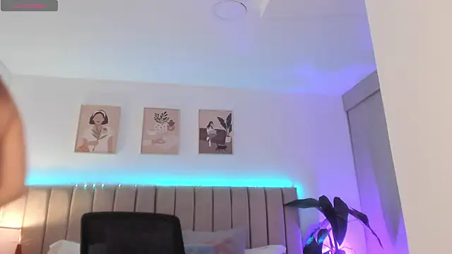 Snapshot of Victoria_romanox chatting on 15, 10, 2025 Victoria romanox online show from 15, 10, 2025