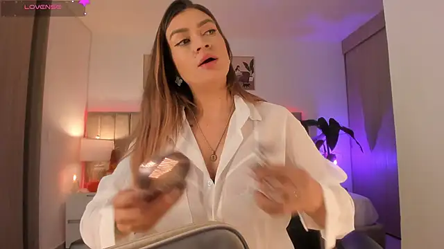 Snapshot of Victoria_romanox chatting on 13, 10, 2025 Victoria romanox online show from 13, 10, 2025