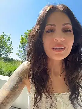 BeautifulMesss online show from 8, 7, 2026