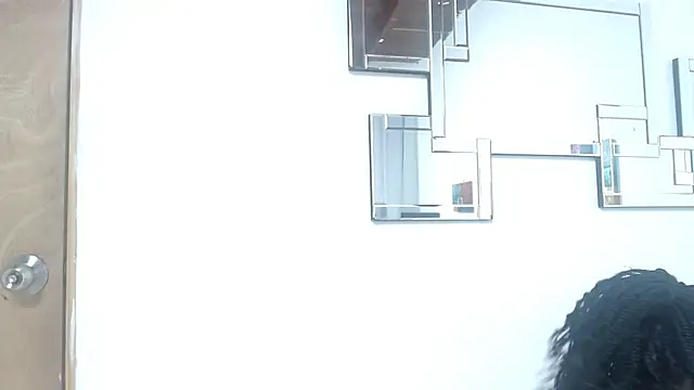 Madeline Woods online show from 9, 10, 2025