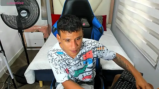 Backsex boy online show from 24, 10, 2025