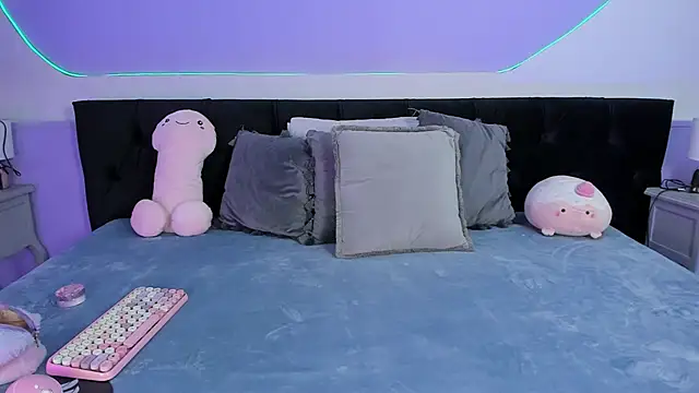 Julieta Cortes   online show from 4, 11, 2025