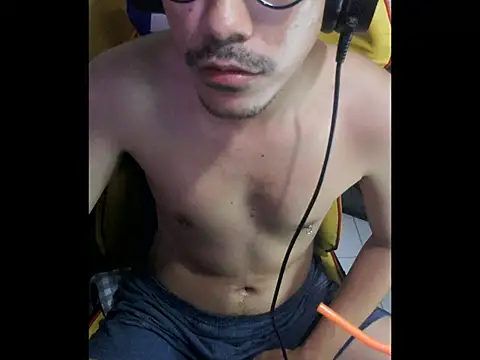 cloudyth1994 online show from 6, 11, 2025