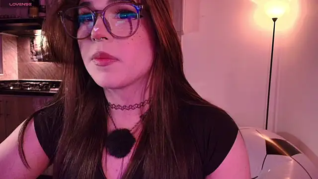 Snapshot of Yuri_Stars chatting on 9, 2, 2026 Yuri Stars online show from 9, 2, 2026