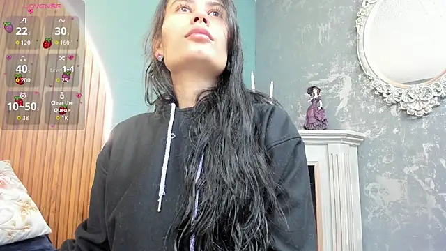 NayeCloud online show from 7, 11, 2025