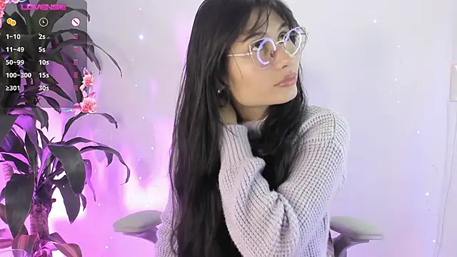 NayeCloud online show from 5, 4, 2026